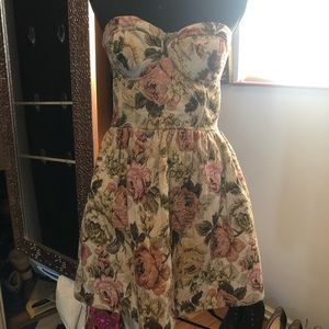 Vintage floral strapless bodice dress